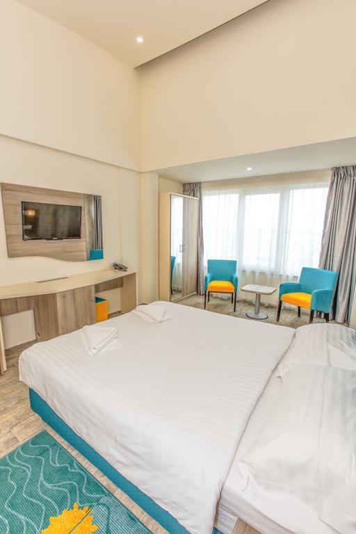 Hotel Riviera Mamaia Buitenkant foto